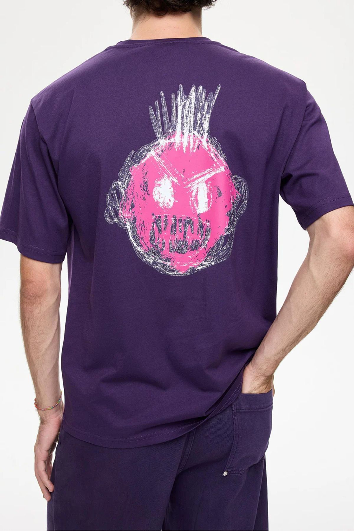 RELAXED TEE